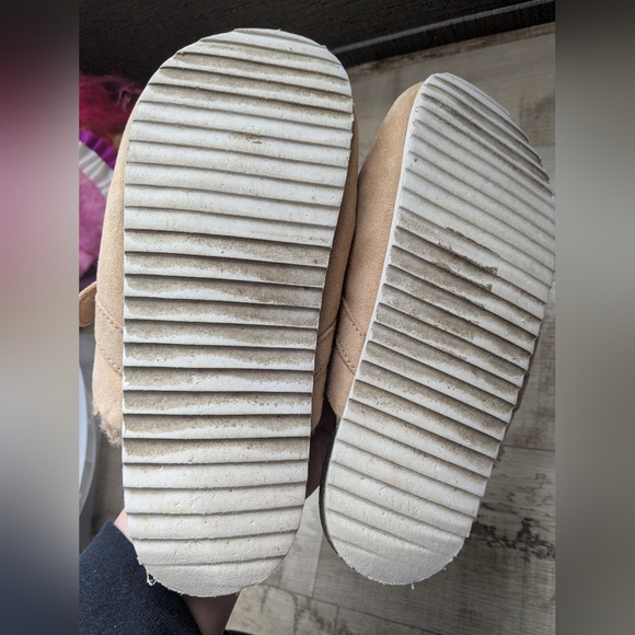 🏔️ Old Navy Clogs - Picture 4 of 4